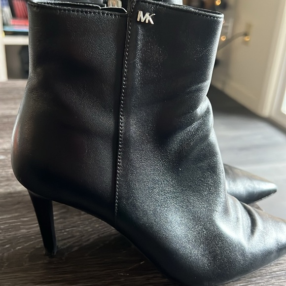 Michael Kors Boots - Picture 4 of 7
